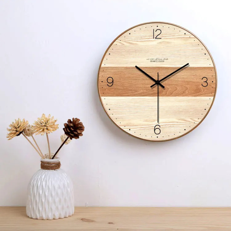 Horloge murale en bois design minimaliste