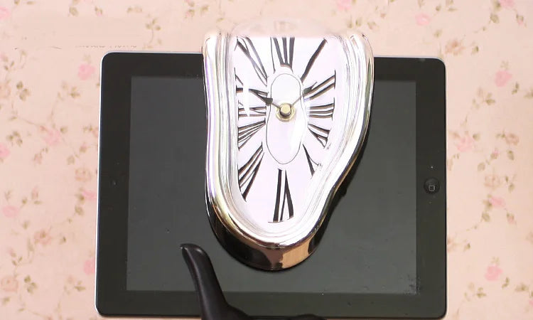 Horloge murale design effet fondant