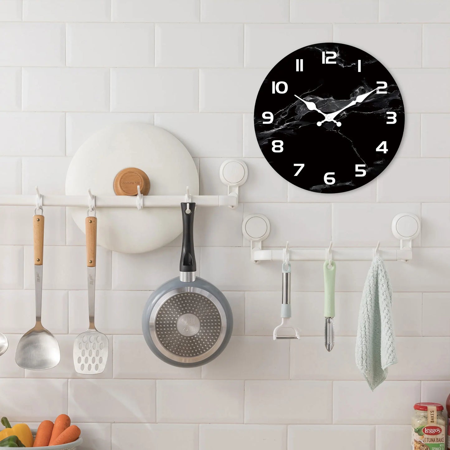 Horloge murale en bois effet marbre noir