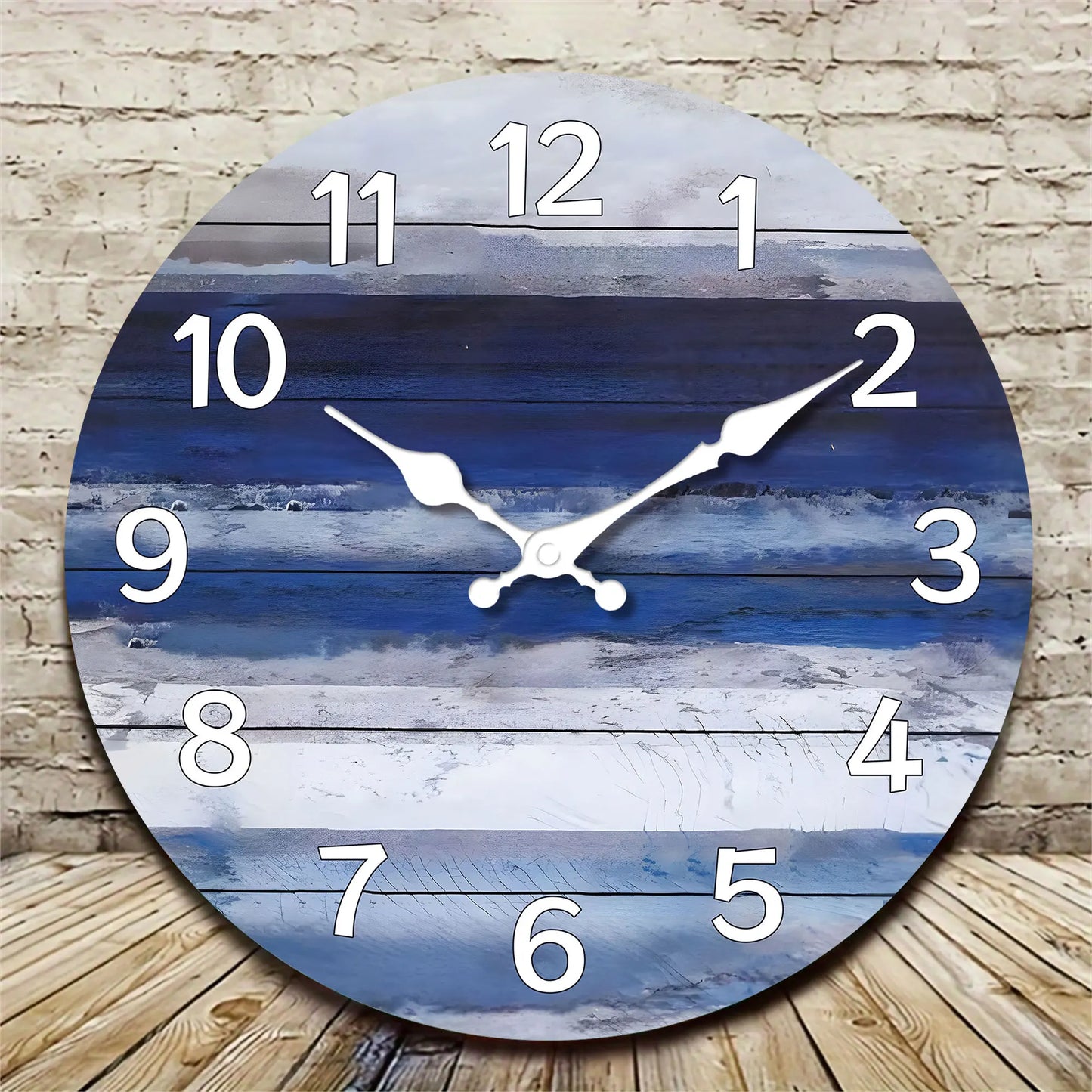 Horloge murale en bois bleu vintage