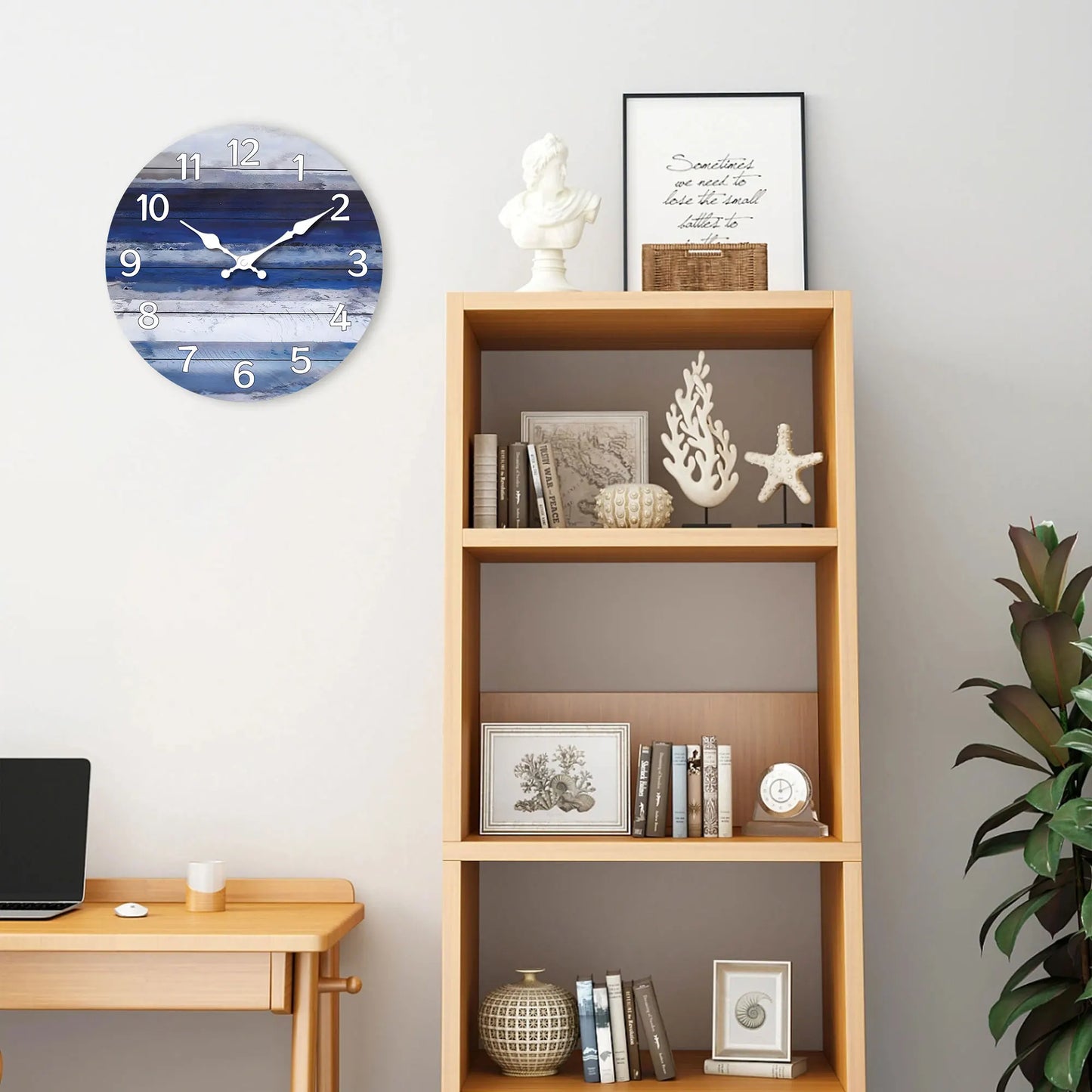 Horloge murale en bois bleu vintage